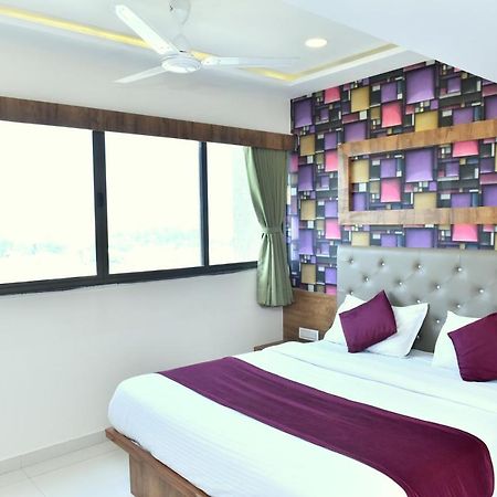 Hotel Royal King By Sky Stays Ahmedabad Bagian luar foto