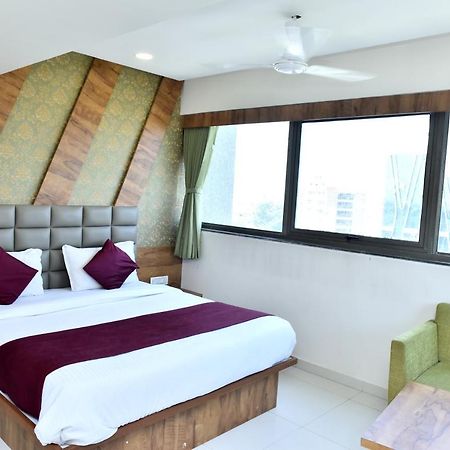 Hotel Royal King By Sky Stays Ahmedabad Bagian luar foto