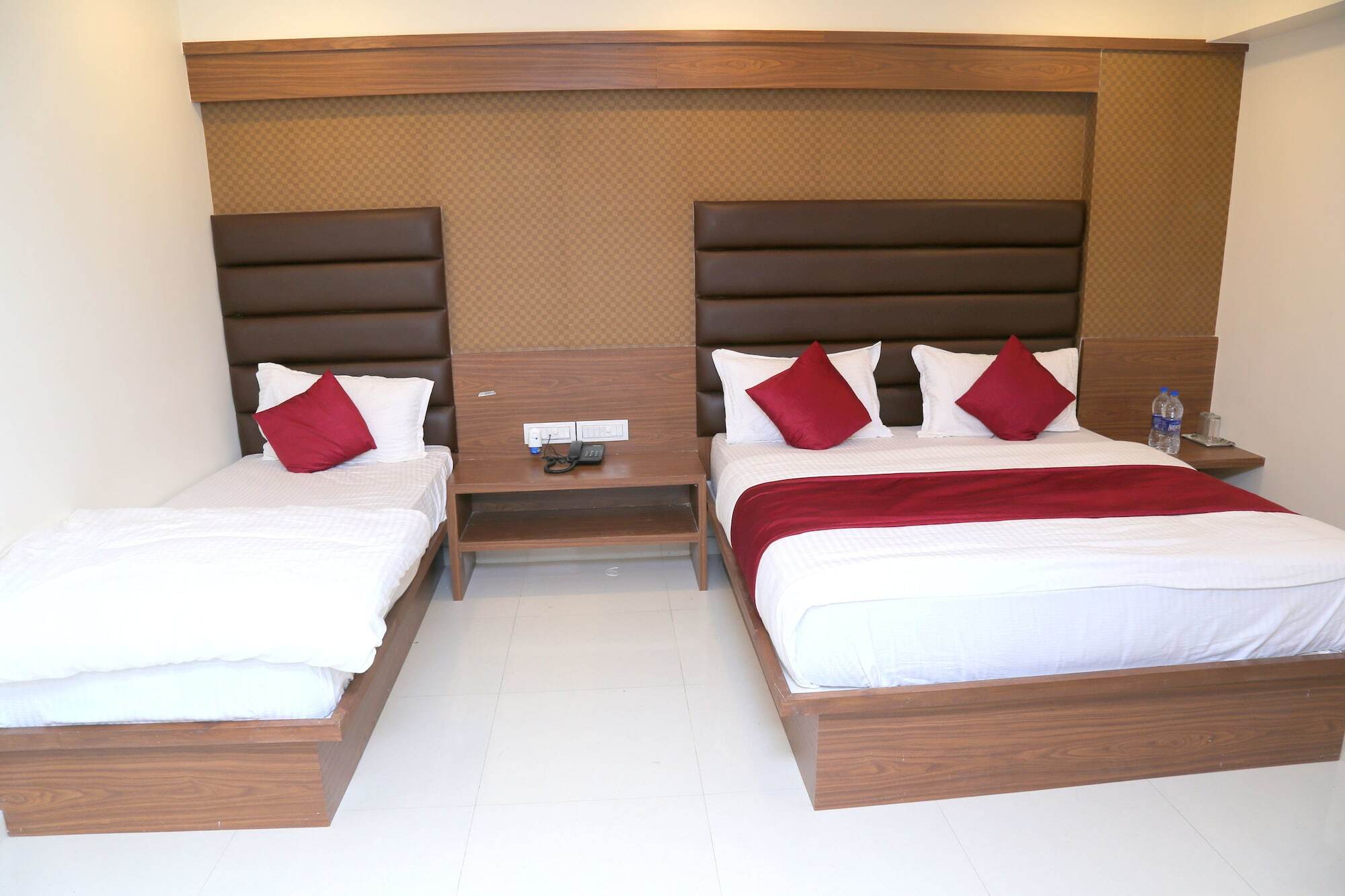 Hotel Royal King By Sky Stays Ahmedabad Bagian luar foto