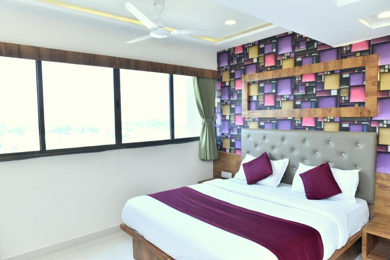 Hotel Royal King By Sky Stays Ahmedabad Bagian luar foto