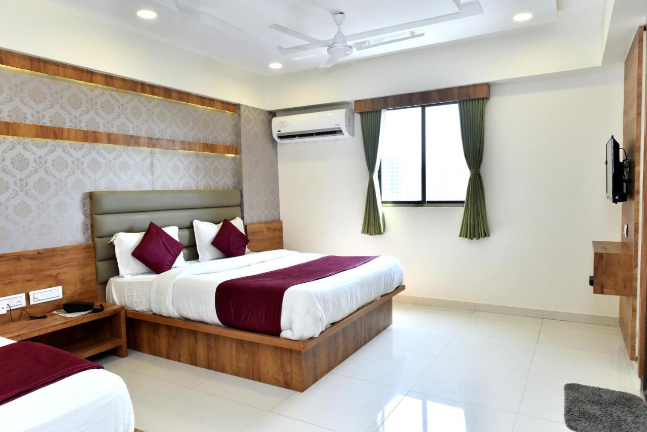 Hotel Royal King By Sky Stays Ahmedabad Bagian luar foto