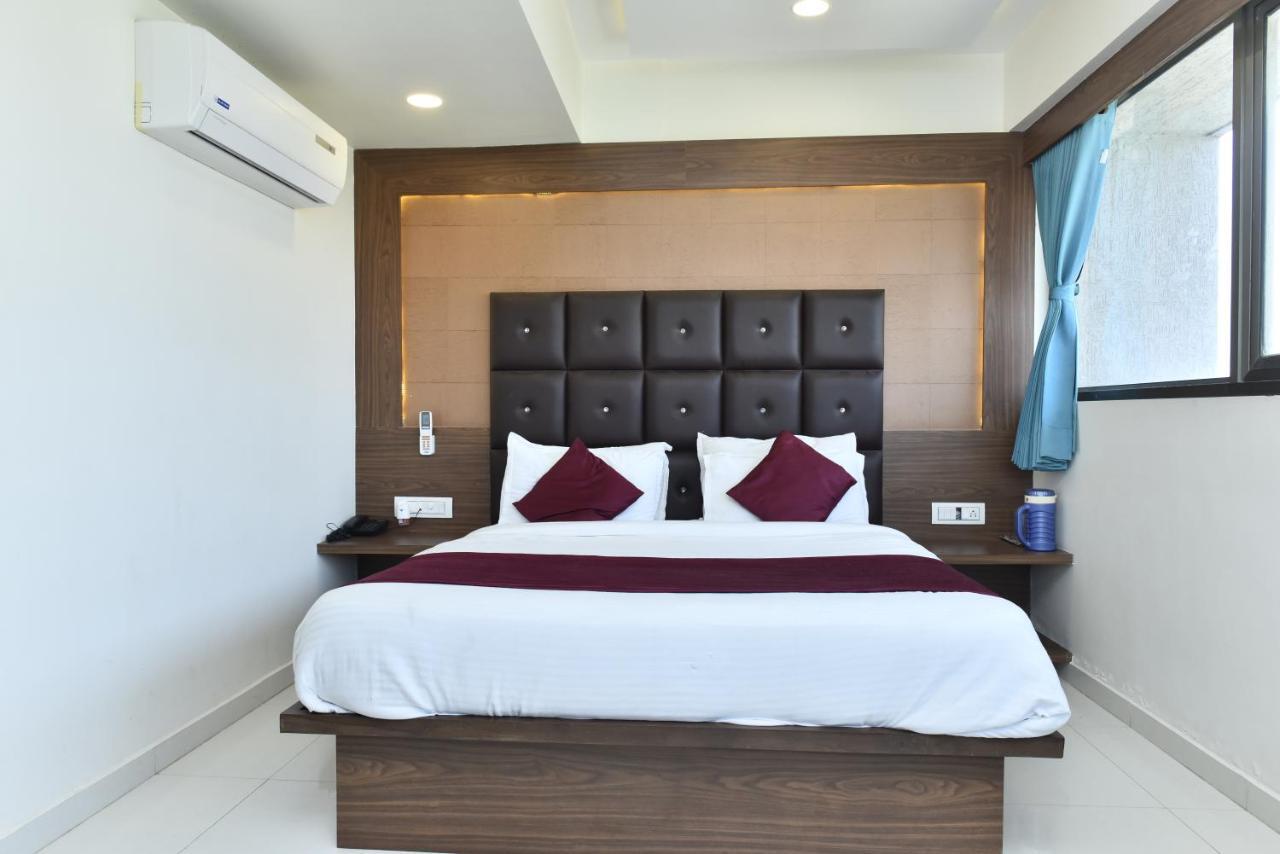 Hotel Royal King By Sky Stays Ahmedabad Bagian luar foto