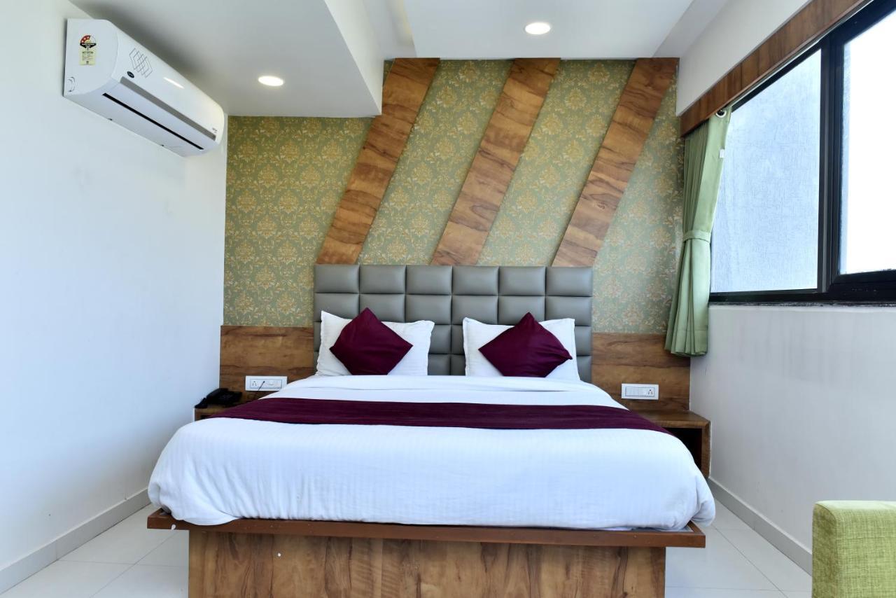 Hotel Royal King By Sky Stays Ahmedabad Bagian luar foto