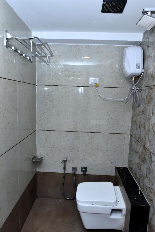 Hotel Royal King By Sky Stays Ahmedabad Bagian luar foto